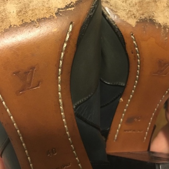 Louis Vuitton - Picture 5 of 8